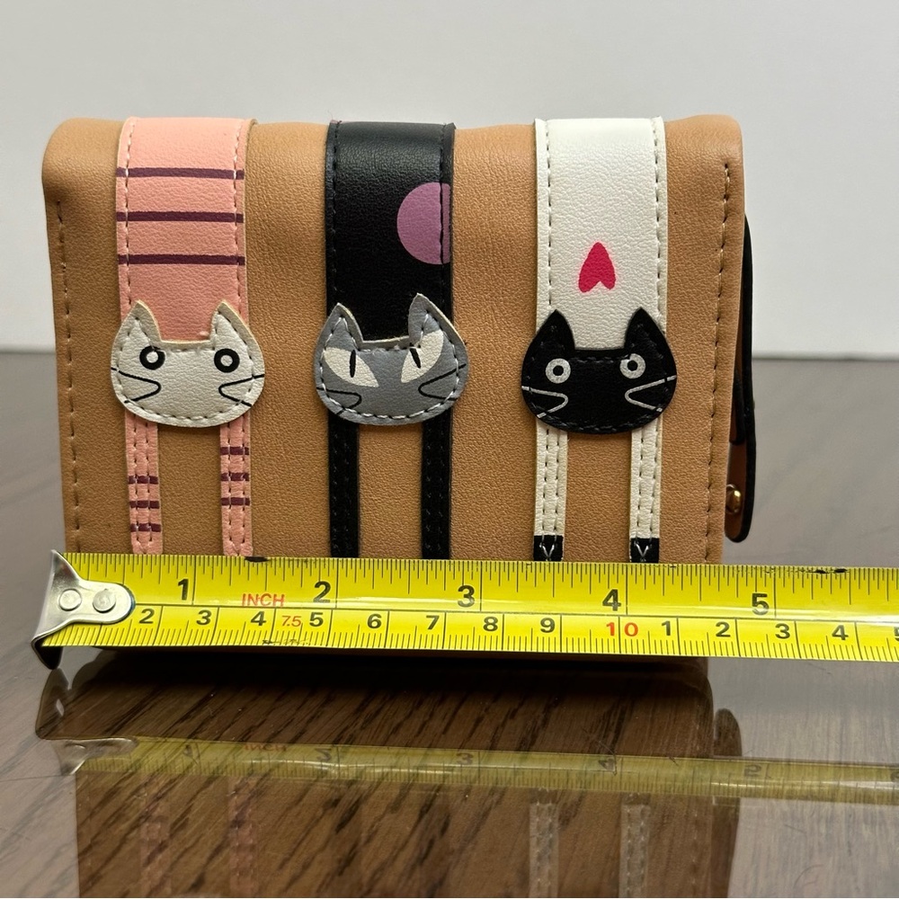Cute and Quirky Leather-feel Cat Wallet - Picture 7 of 7
